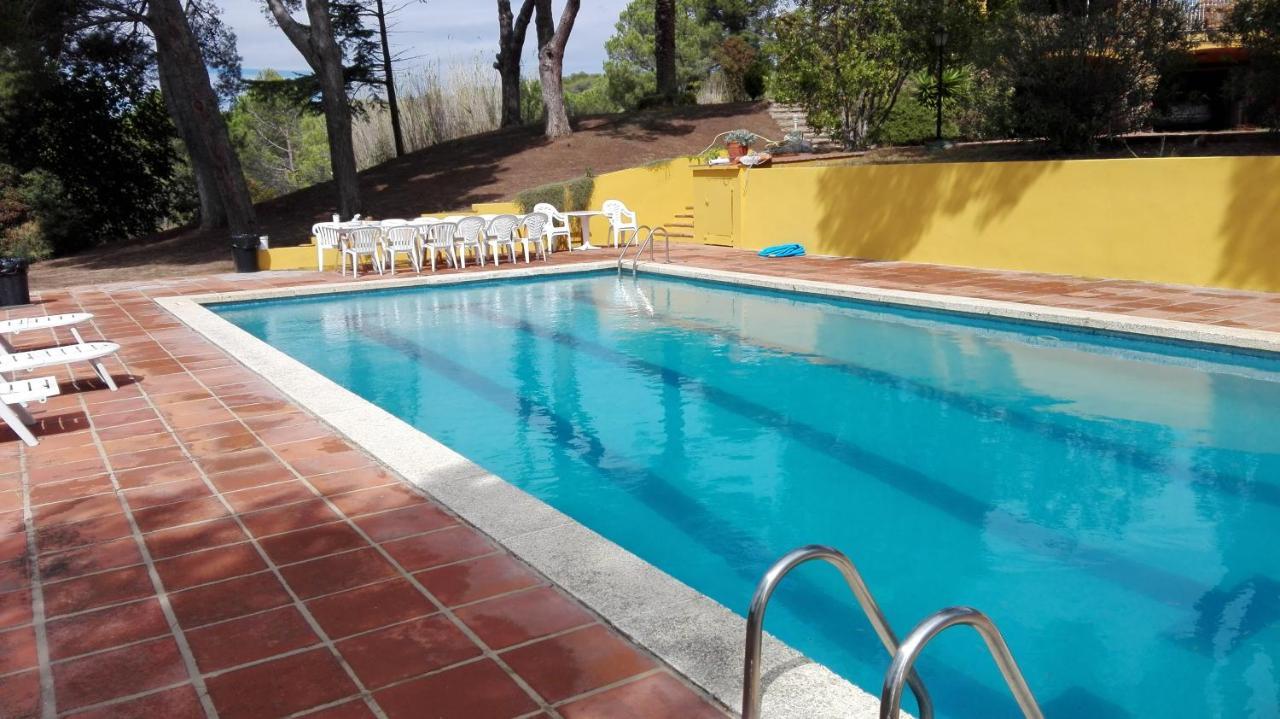 Puig Gros Hotel Montras Exterior photo